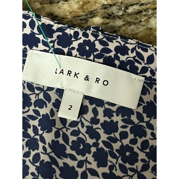 Lark & Ro Blue Floral Blouse Women’s 2 Long Sleeve Career Casual Preppy Modest - Picture 8 of 9